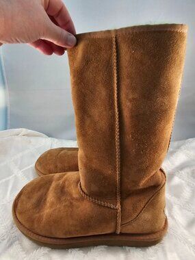 Classic Tall II Ugg Boots. Woman's Size 6